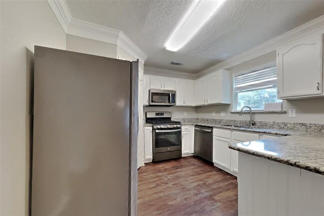 Building Photo - 2916 Tower Bridge Ct
