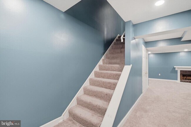 Building Photo - 12120 Stoneford Dr