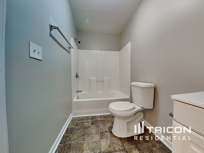 Building Photo - 1619 Spring Hill Ct