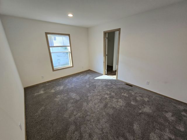 Building Photo - 127 Laurinda Ln