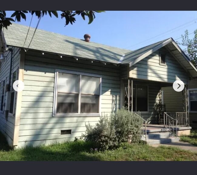 Building Photo - 709 E Elmira St