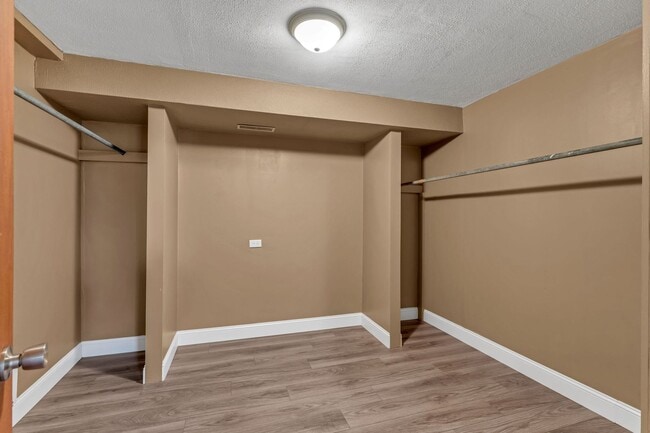 Building Photo - Italian Estates Property Management