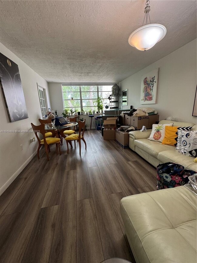 Primary Photo - 9495 Evergreen Pl