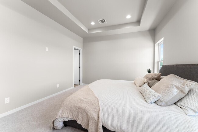 Building Photo - 517 Oxford Ave