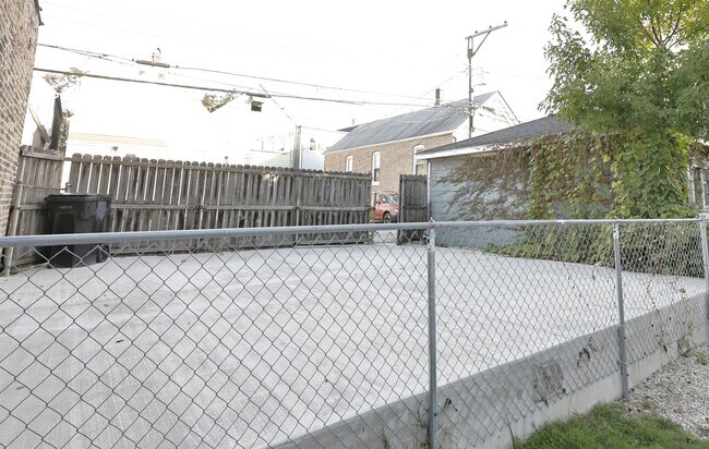 Building Photo - 3621 S Winchester Ave