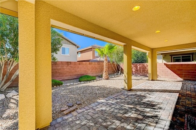 Building Photo - 10679 Country Knoll Way