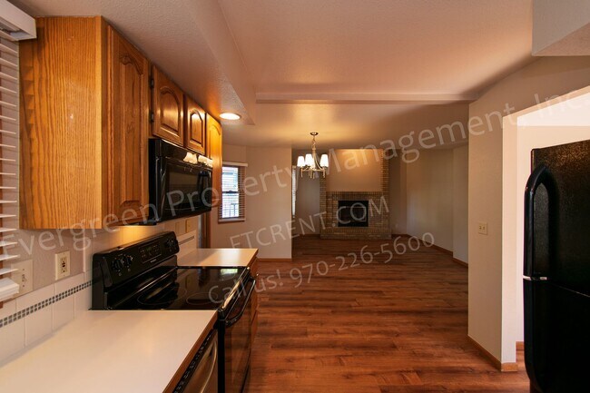 Building Photo - 6437 Edgeware St