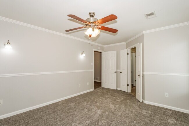 Building Photo - 6671 Hidden Fern Ln E