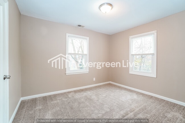 Building Photo - 2365 Lindale Rd