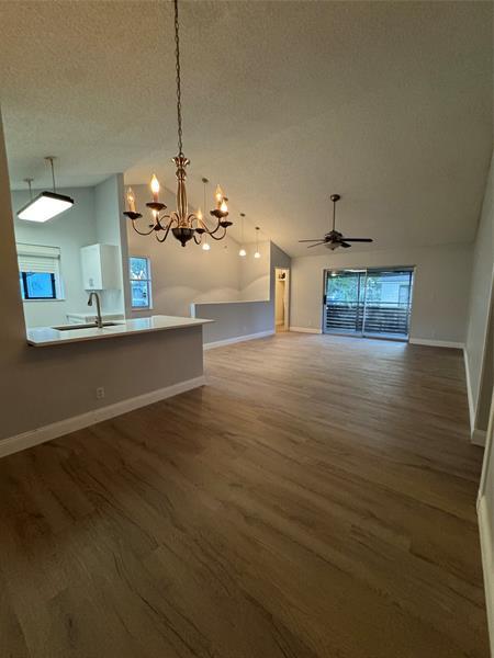 Building Photo - 606 Gardens Dr