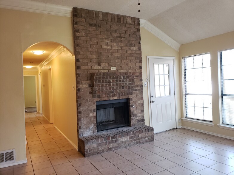 Building Photo - 4433 Flamingo Ct