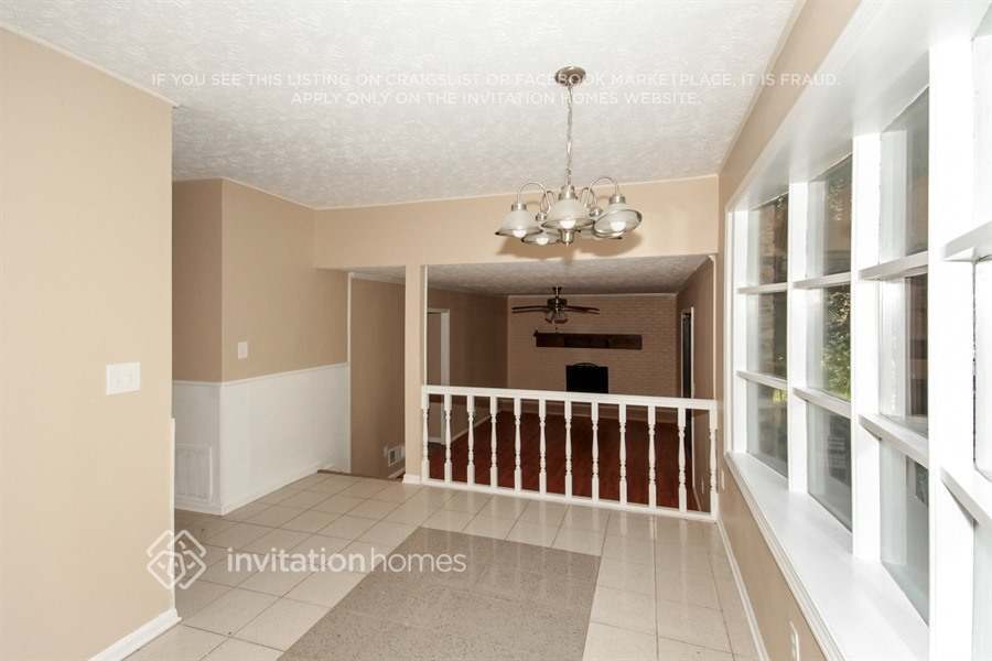 Building Photo - 1165 Golden Cir SW