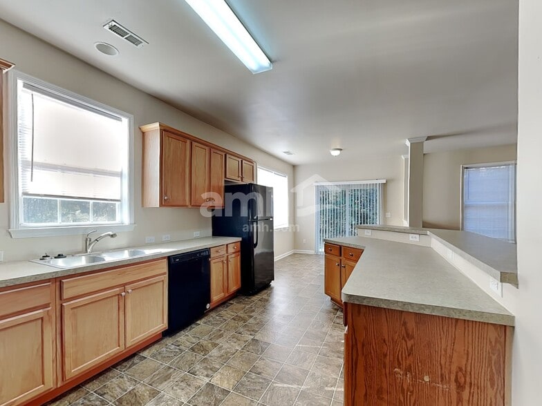 Building Photo - 2673 Blowing Wind Cir