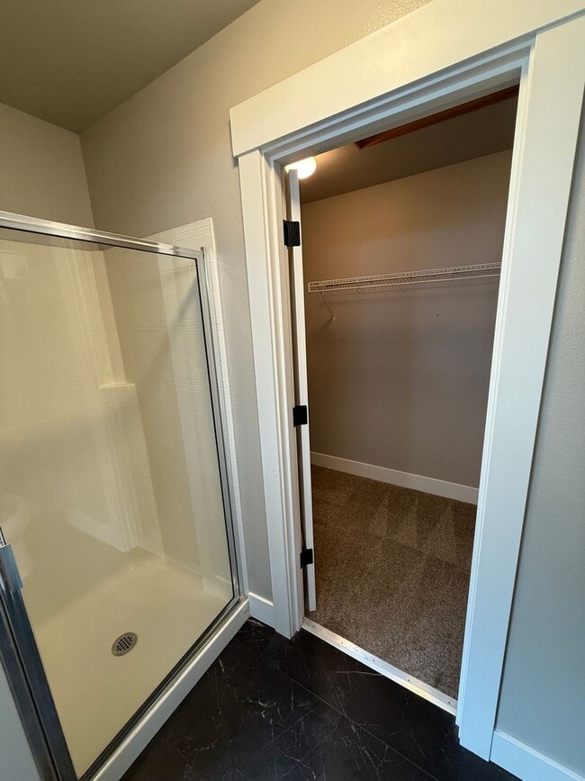 Building Photo - 4 Bedroom 2.5 Bath. Cul-de-Sac Home $3350....
