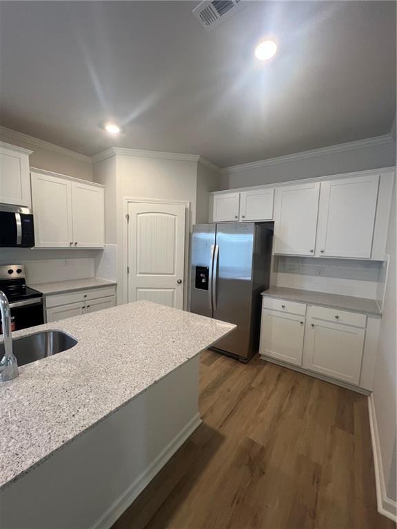 Building Photo - 60 Berryville Dr