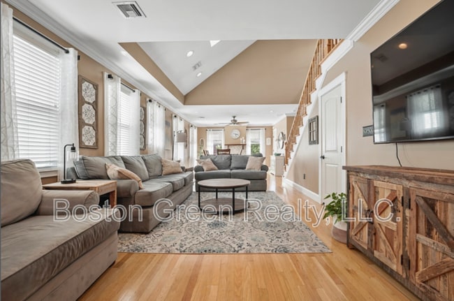 Building Photo - 69 Jaques St