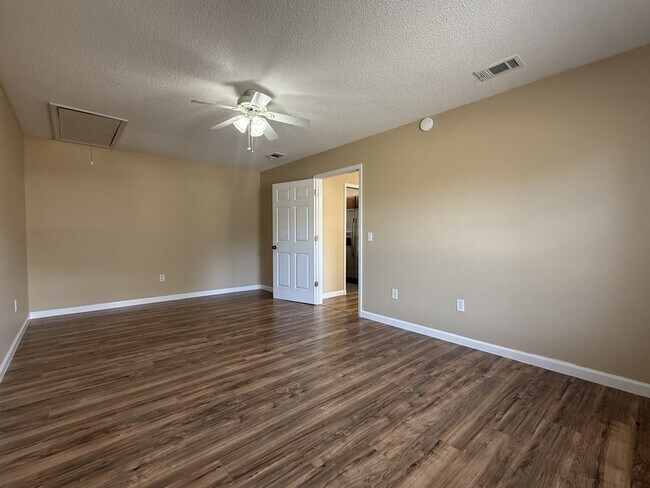 Building Photo - 313 Pat Priester Dr