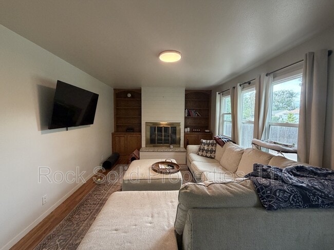 Building Photo - 4017 Baldwin Dr
