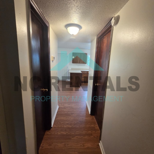 Building Photo - 2559 Green Oaks Ct SE