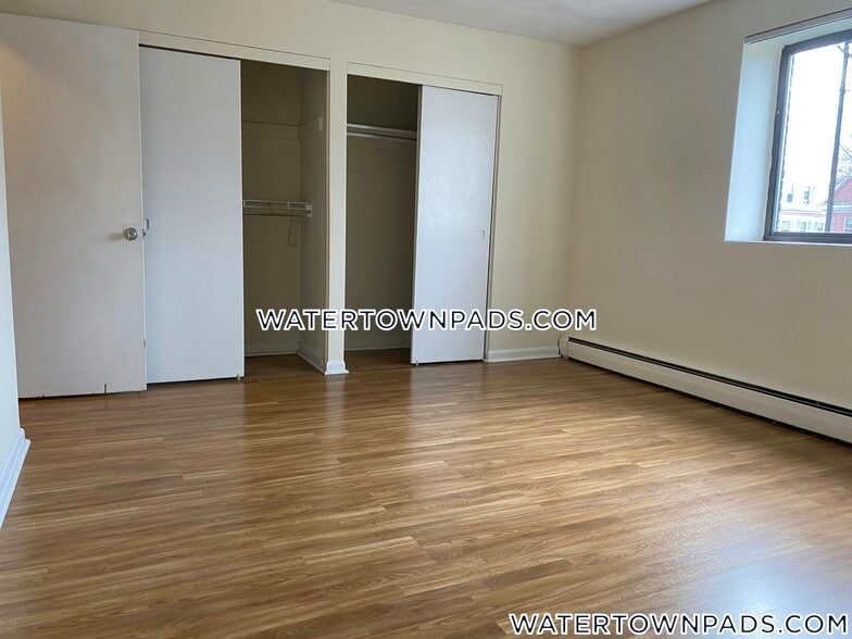 Building Photo - 245 Main St