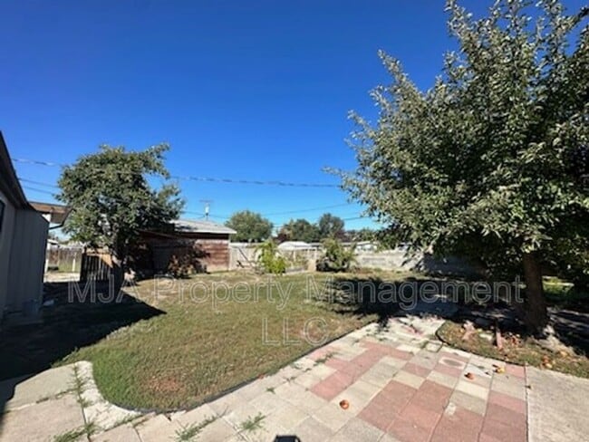 Building Photo - 2928 W Lehi Dr
