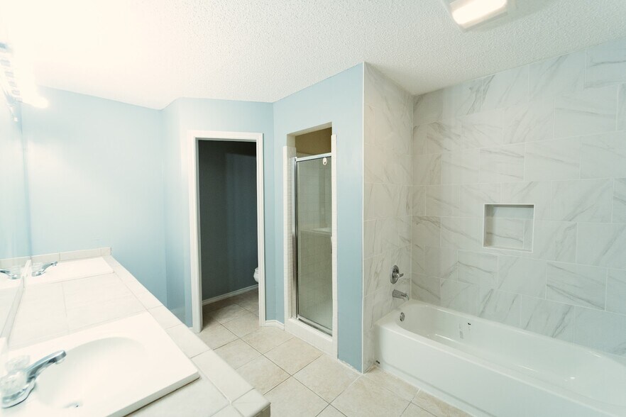 Bathroom #1 - 1901 Wyatt Dr