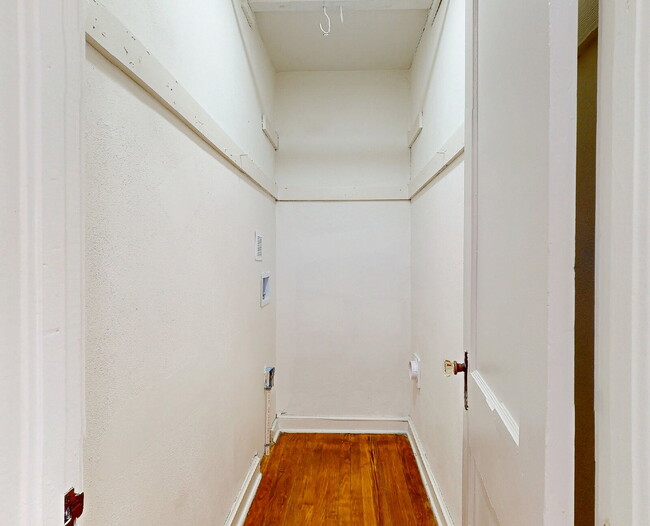 Building Photo - Pristine Neptune Beach Remodel: 2 Blocks to the Sand and Walkable to Everything!