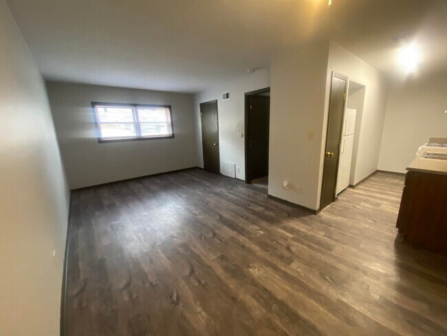 Building Photo - 1326 E 38th St