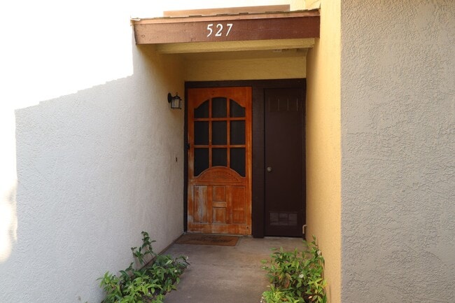 Building Photo - Rice Ranch Condo