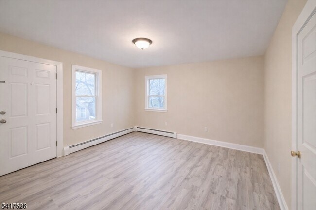 Building Photo - 326 Mercer Ave