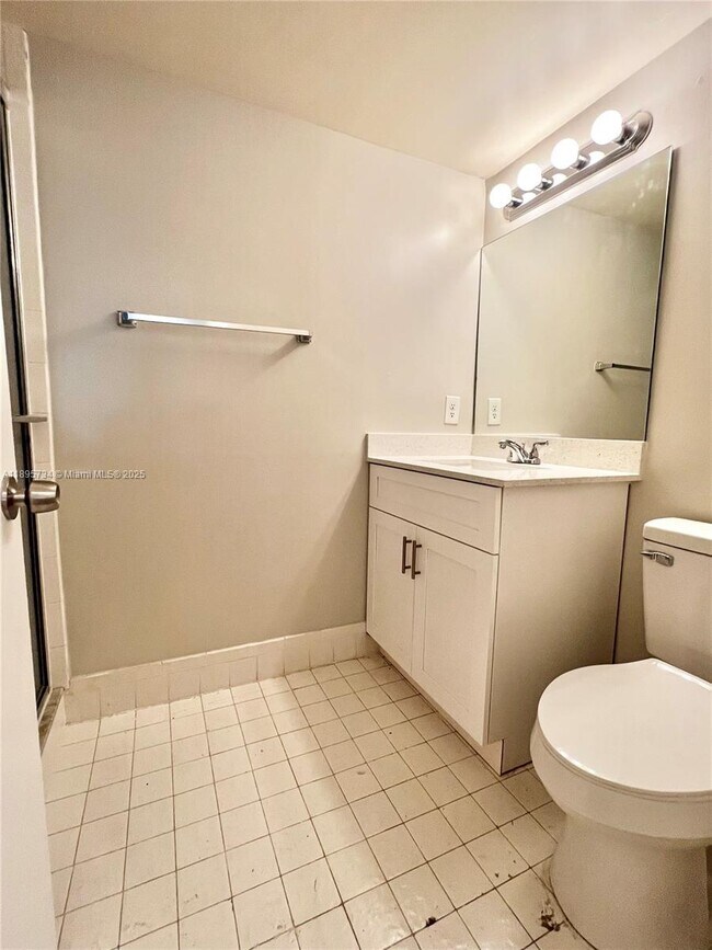 Building Photo - 9855 Westview Dr