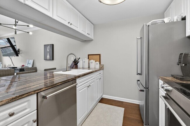 Building Photo - 2 Constitution Ct