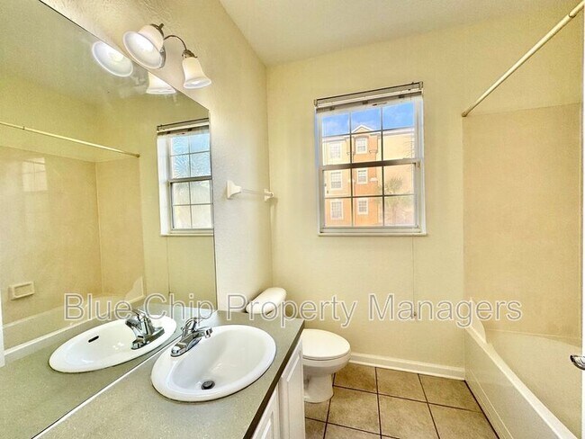 Building Photo - 6402 Cava Alta Dr