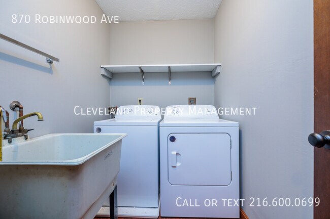 Building Photo - 870 Robinwood Ave