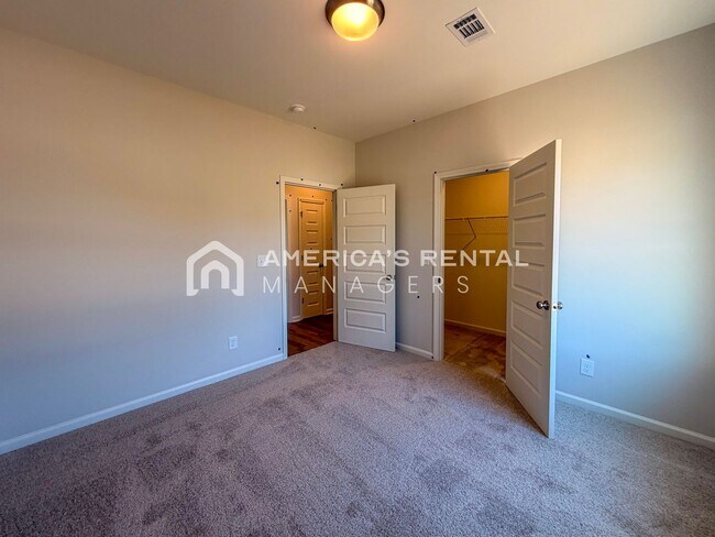 Building Photo - Modern Living in Havenridge! Sign a 13-month lease by 5/15/2026 and receive a leasing incentive e...