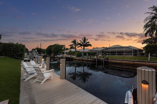 Building Photo - 1332 Tamarind Way