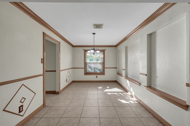 Building Photo - 10130 Woodico Dr