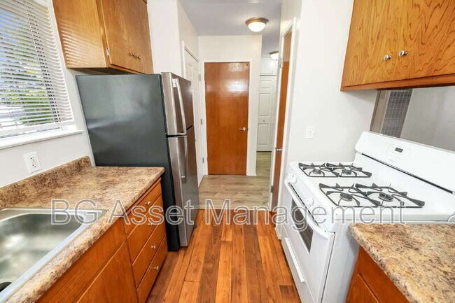 Building Photo - 3600 Dimond Ave