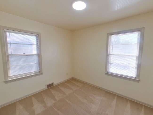 Building Photo - 6130 E Harry St