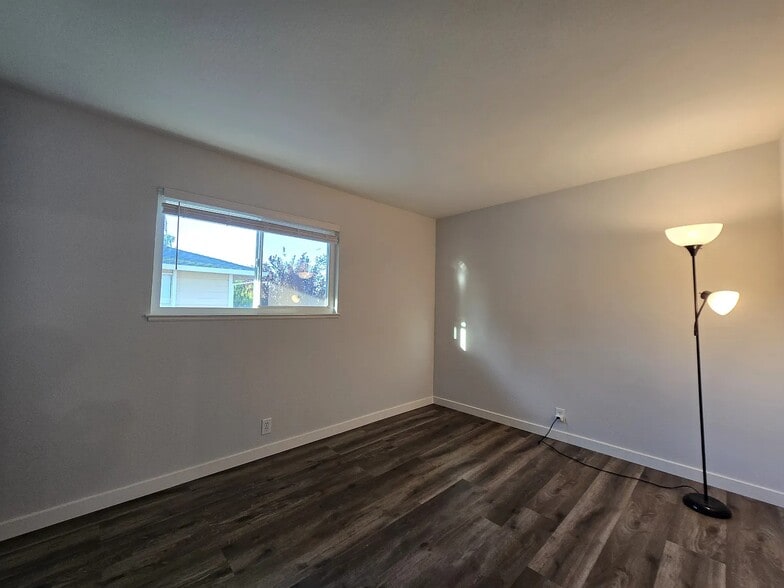 Building Photo - 14583 Doolittle Dr