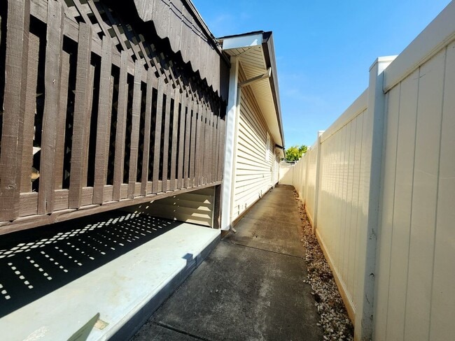 Building Photo - Rancho Cordova 3 Bedroom 2 Bath