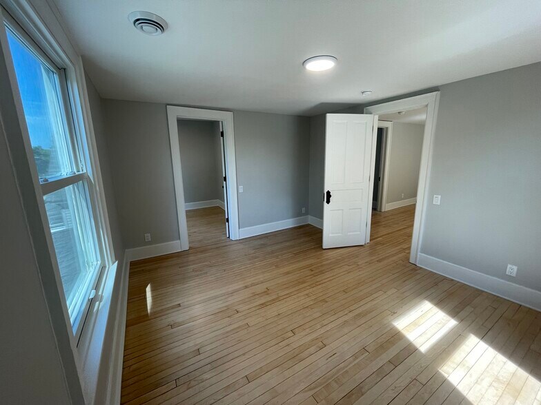 Building Photo - 1407 Williamson St