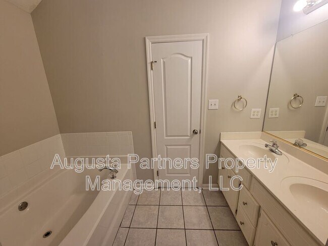 Building Photo - 4779 Cold Springs Dr