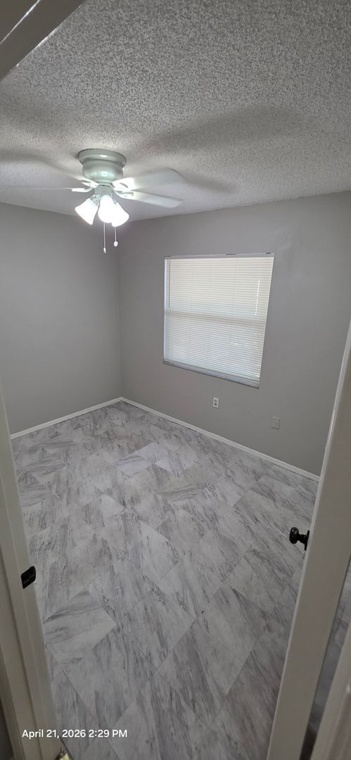 Building Photo - Charming 3BR/2BA Bradenton Home with Extra Storage & Parking