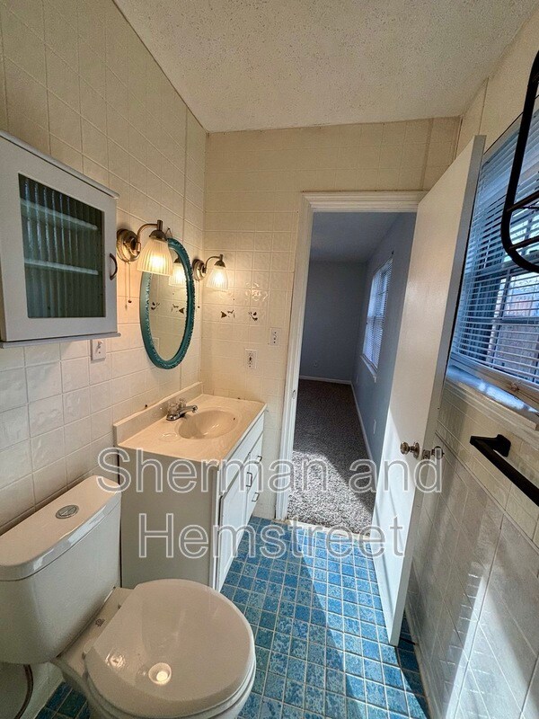 Building Photo - 263 Fairfax Pl