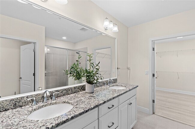 Building Photo - 2343 Sheen Ln