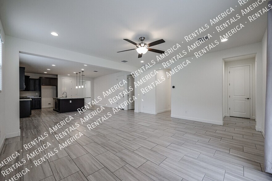 Building Photo - 2732 S Merit