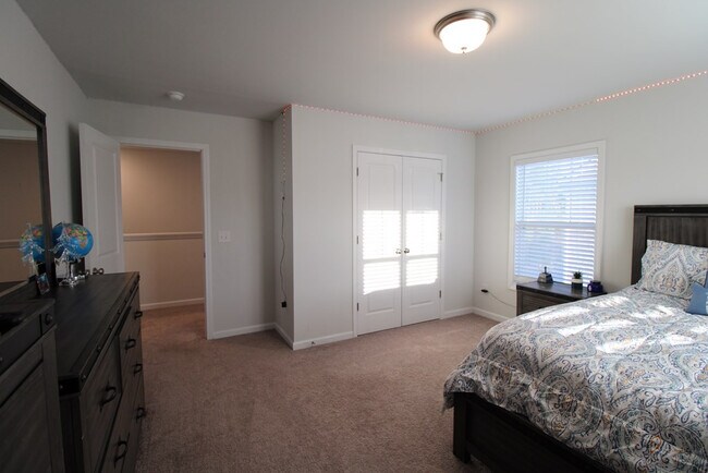 Building Photo - 445 Kittiwake Ln