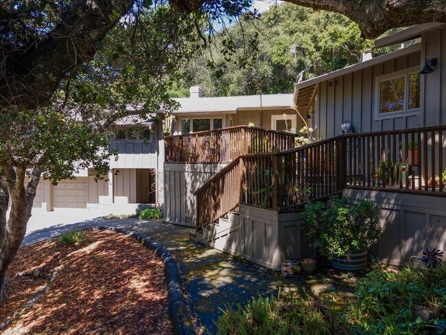 Building Photo - Available Now – Beautiful Carmel Valley Home in Carmel School District