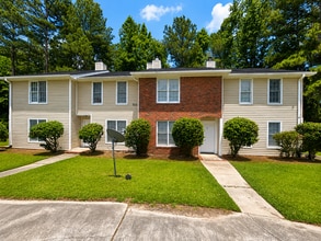 Building Photo - 113 Manorwood Court Unit C